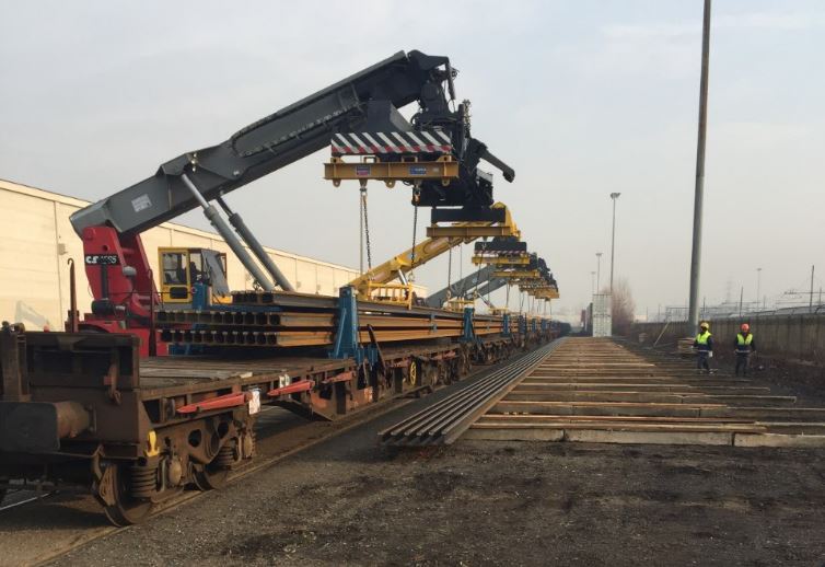 Tamagnone selected by ArcelorMittal for rails handling | ArcelorMittal ...